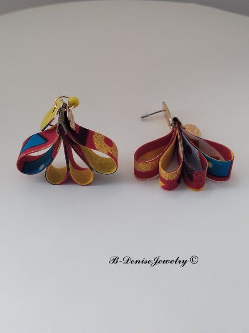 Originales Boucles d'orielles Puce ethnic !! TULIPS !! en tissu wax bois et acier T: 5.5cm x 4.5cm 