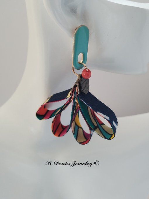 Originales Boucles d'orielles Puce ethnic !! TULIPS !! en tissu wax bois et acier T: 5.5cm x 4.5cm 