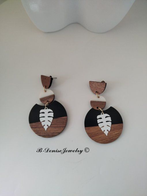Boucles d'oreilles originales Puce en bois demi circle marron pendentif noir blanc marron en bois 