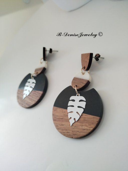 Boucles d'oreilles originales Puce en bois demi circle marron pendentif noir blanc marron en bois 