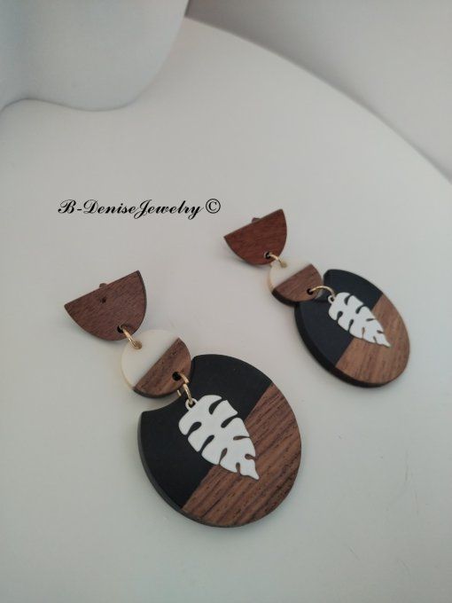 Boucles d'oreilles originales Puce en bois demi circle marron pendentif noir blanc marron en bois 