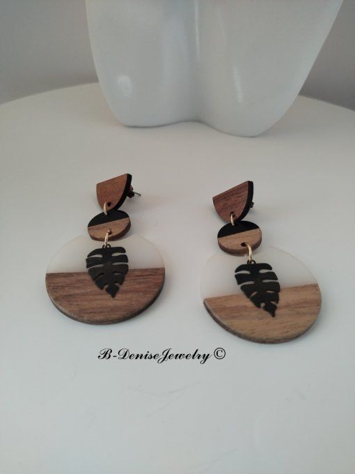 Original earrings Wooden chip half circle brown black white pendant in wood and resin T:6.5cm x 3.5c
