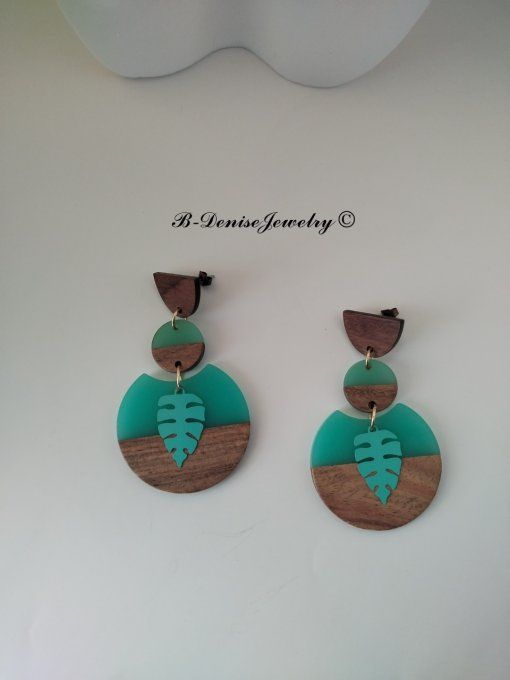 Boucles d'oreilles originales Puce en bois demi circle marron pendentif Vert marron en bois  Resine 