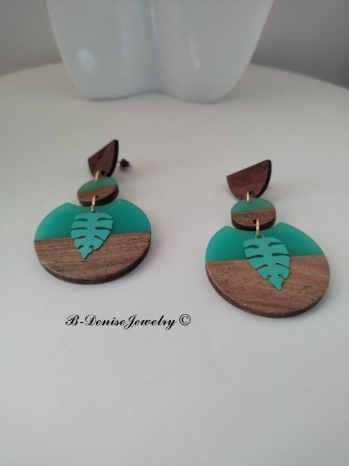 Boucles d'oreilles originales Puce en bois demi circle marron pendentif Vert marron en bois  Resine 
