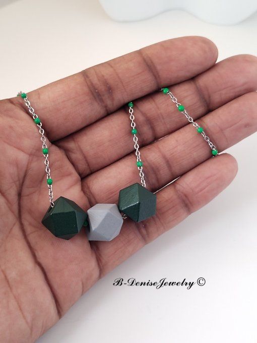 Collier en Acier Inoxydable avec Perle Hexagonale en Bois Longueur 45 cm Collection B-Denise Jewelry