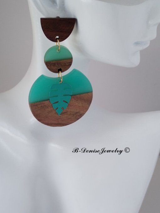 Boucles d'oreilles originales Puce en bois demi circle marron pendentif Vert marron en bois  Resine 